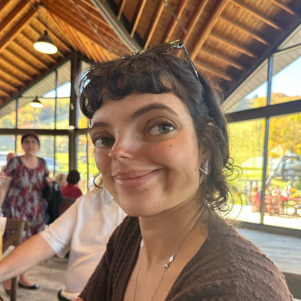 Meet your Posher, Claire